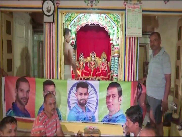 Anxious fans are performing 'havan' in the Sankat Mochan Temple in Varanasi.