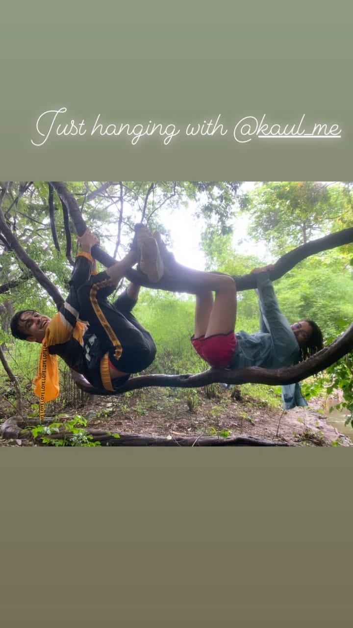 PICS: 'Kumkum Bhagya' Actress Sriti Jha & Co-Star Krishna Kaul's Fun Trip To A City Park!