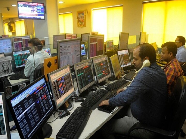 Sensex Jumps Over 200 Pts Tracking Positive Global Cues, Nifty Above 11,550; Bank, Metal Stocks Soar Sensex Jumps Over 200 Pts Tracking Positive Global Cues, Nifty Above 11,550; Bank, Metal Stocks Soar