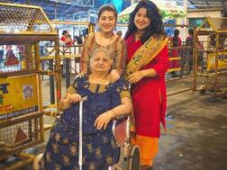 Yeh Hai Mohabbatein's Aditi Bhatia visits Siddhivinayak temple with mother & grandmother!