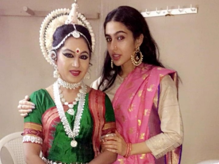 Guru Purnima 2019: Sara Ali Khan Shares A WARM Post For Her Teacher, See PIC! Guru Purnima 2019: Sara Ali Khan Shares A WARM Post For Her Teacher