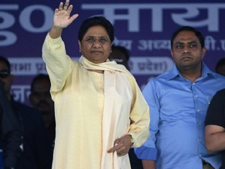 IT Dept Attaches Rs 400 Cr 'Benami' Plot In Noida Belonging To BSP Chief Mayawati's Brother, His Wife IT Dept Attaches Rs 400 Cr 'Benami' Plot In Noida Belonging To BSP Chief Mayawati's Brother, His Wife