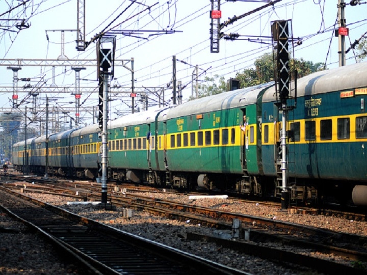 Garib Rath Express Shutting Down: Indian Railways Rejects Claims; No Changes In Frequency, Ticket Price Good News! Garib Rath Express Not To Be Discontinued; Indian Railways Issues This Statement