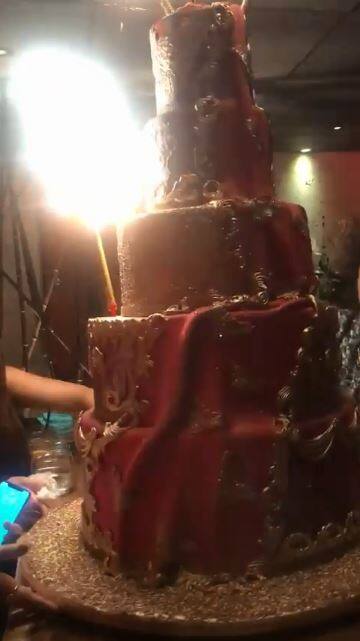 A close up of Priyanka Chopra's beautiful cake[Photo Credit- Instagram/priyankacentral]
