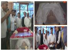 PICTURES: Sheila Dikshit\'s Mortal Remains Reaches Nizamuddin Residence