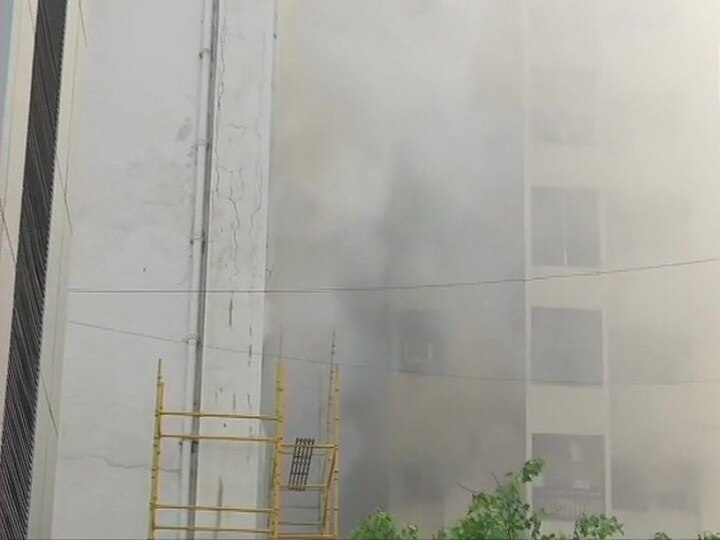 Fire Breaks Out In MTNL Building In Mumbai's Bandra; 40 Feared Trapped On Terrace Fire Breaks Out In MTNL Building In Mumbai's Bandra; No Casualties, Rescue Ops Underway