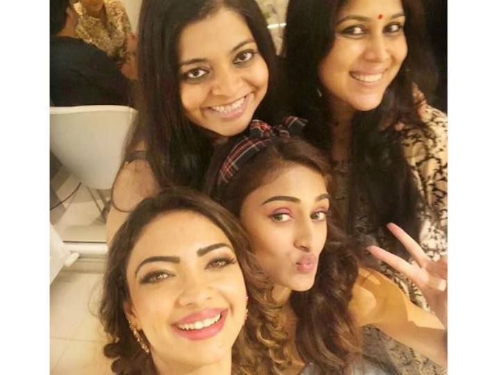 Sakshi Tanwar Is All Smiles As She Meets 'Kasautii Zindagii Kay' Actresses Erica Fernandes & Pooja Banerjee! See Picture! PIC: Sakshi Tanwar Is All Smiles As She Meets 'Kasautii Zindagii Kay' Actresses Erica Fernandes & Pooja Banerjee!