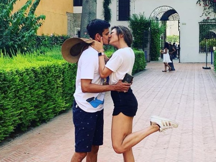 Drashti Dhami Kisses Hubby Niraj Khemka As They Holiday In Spain's Seville, Silsila Actress Shares PIC! PIC: Drashti Dhami LOCKS LIPS With Hubby Niraj Khemka On Their Spain Vacation