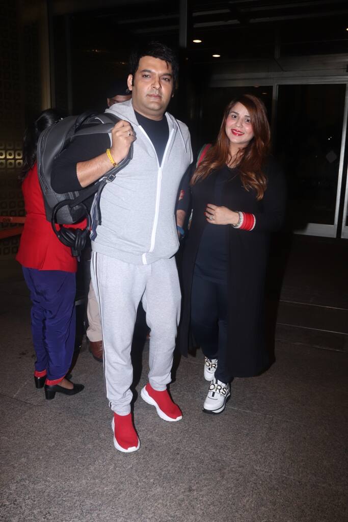 Ginni was seen in an all black avatar, she was also sporting her chooda.