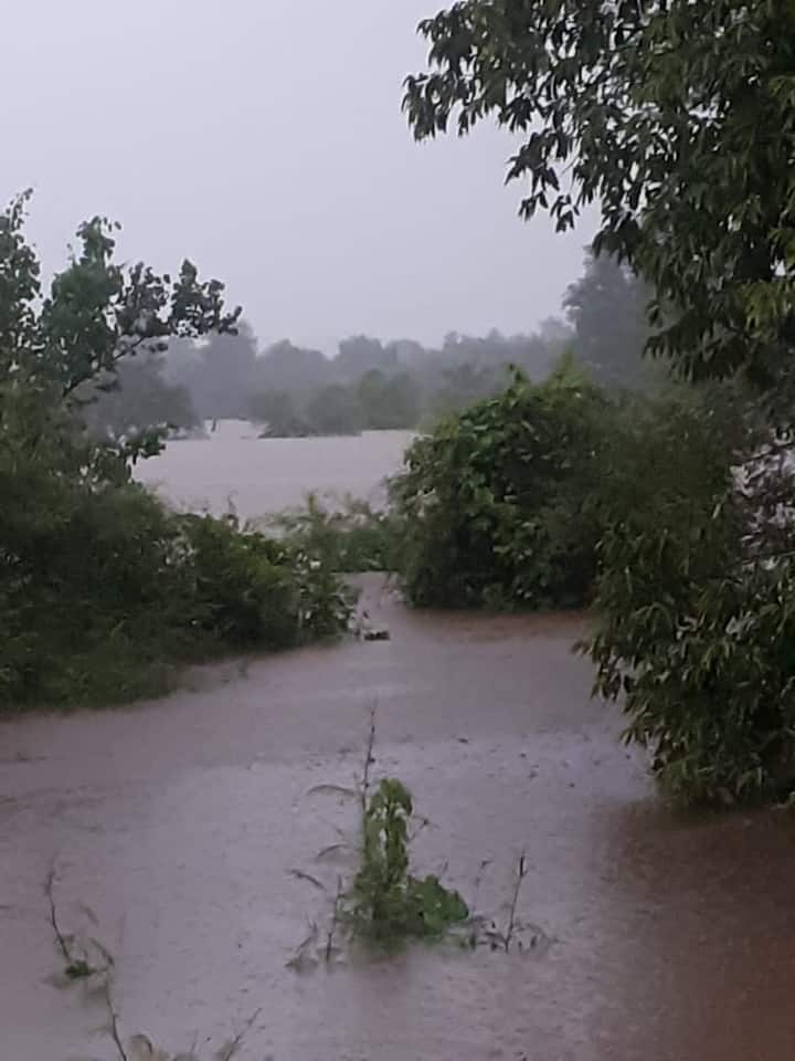 The rescue teams are distributing biscuits and water to the stranded passengers