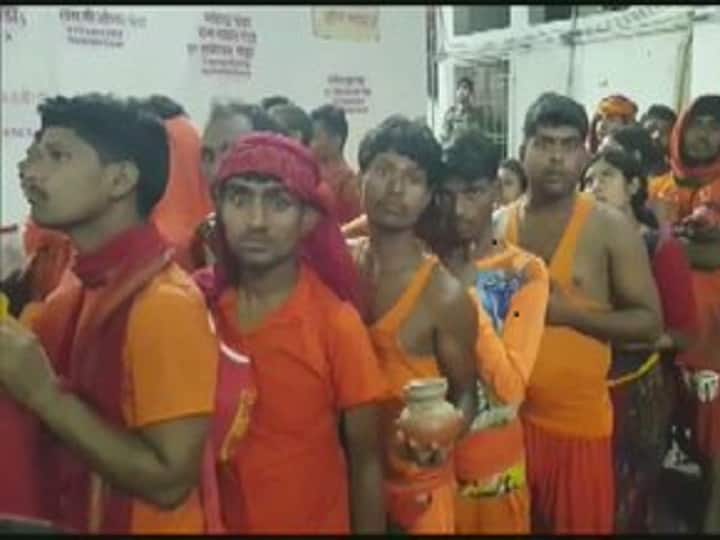 Deoghar: Kanwars form large queues at Baba Baidyanath Dham