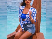 SRK\'s Daughter Suhana Khan Aces Beach Look In Shades Of Blue, VIRAL PIC!