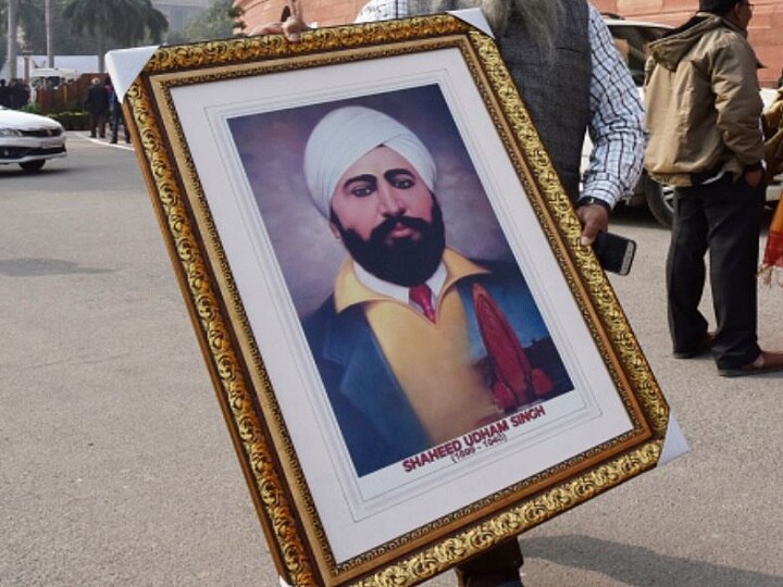 Punjab, Haryana CMs Pay Tributes To Udham Singh Punjab, Haryana CMs Pay Tributes To Udham Singh