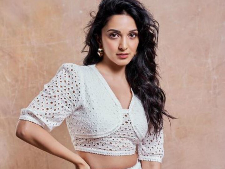 B-town Celebs Shower Love On 'Kabir Singh' Actress Kiara Advani As She Turns 27 B-town Celebs Shower Love On 'Kabir Singh' Actress Kiara Advani As She Turns 27