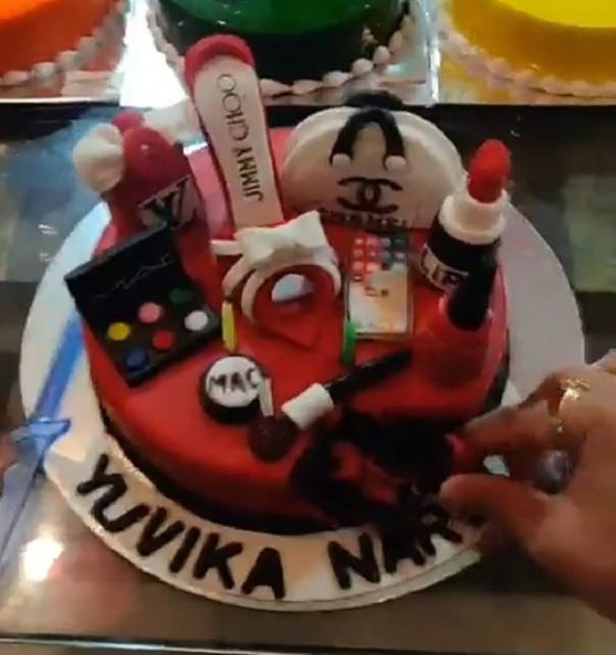 PICS & VIDEOS: Bigg Boss WINNER Prince Narula Celebrates Wife Yuvika's BIRTHDAY With 7 CAKES; Nach Baliye 9 Couple LOCK LIPS At The PARTY!