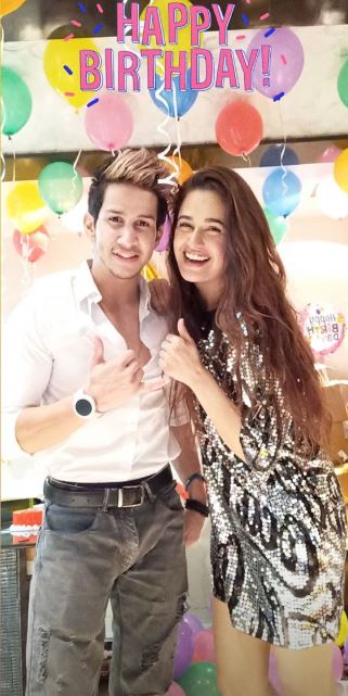 PICS & VIDEOS: Bigg Boss WINNER Prince Narula Celebrates Wife Yuvika's BIRTHDAY With 7 CAKES; Nach Baliye 9 Couple LOCK LIPS At The PARTY!