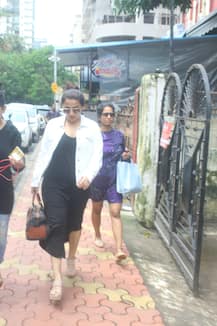 Is Vidya Balan Pregnant? Fans Notice \'Baby Bump\' In Her Latest PICS!