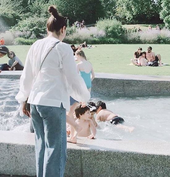 Baby Taimur Ali Khan Chills In The Pool In London As Mommy Kareena Kapoor Watches; SEE PICS