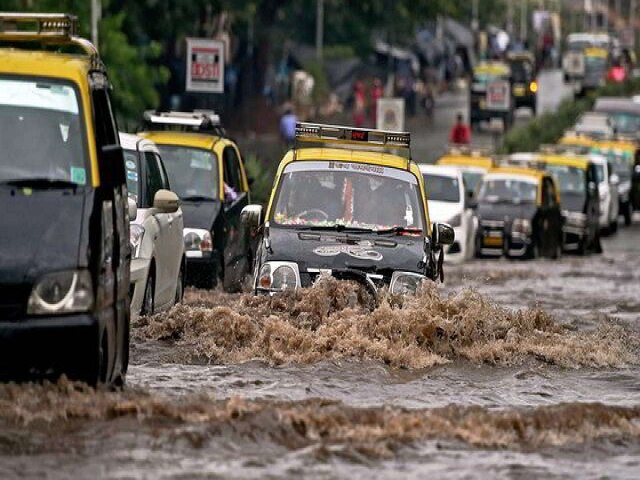 Heavy Rains Continue To Pound Mumbai And Suburbs Mumbai rains flood India Meteorological Department