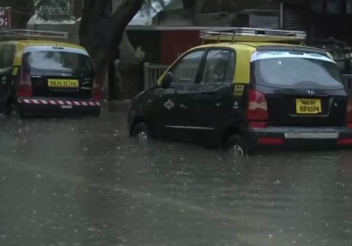 According to the city civic body, the India Meteorological Department (IMD) has forecast intermittent rain with heavy to very heavy showers in the city and suburbs and extremely heavy rain at isolated places in next 24 hours. (ANI)