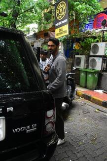 PICS: Arjun Rampal & Girlfriend Gabriella Demetriades Snapped Post Sunday Lunch Date