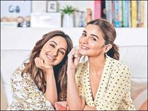 Friendship Day 2019: Alia Bhatt Enjoys Fun-filled Game with BFF Akansha Ranjan (WATCH VIDEO)