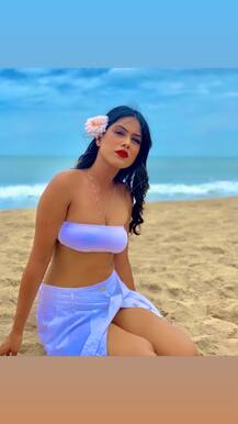 Jamai Raja 2.0 Actress Nia Sharma Takes A Dip In Pool; Shares PICS With EX-boyfriend Varun Jain