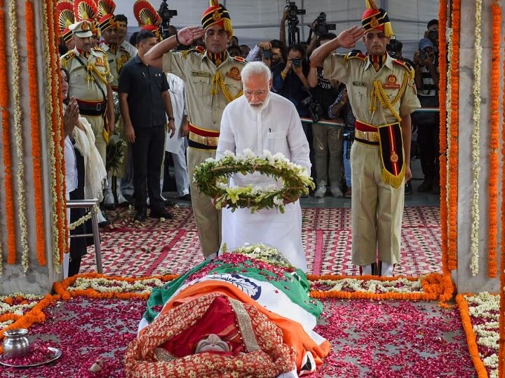 Sushma Swaraj Laid To Rest With Full State Honours, Daughter Bansuri Performs Her Last Rites Sushma Swaraj Laid To Rest With Full State Honours, Daughter Bansuri Performs Her Last Rites