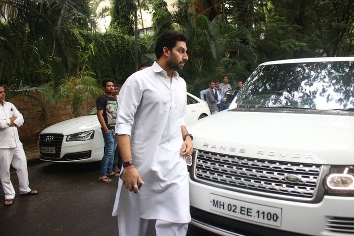 The father-son duo visited the house and mourned the legendary filmmaker's demise as they offered their condolences to the grieving family