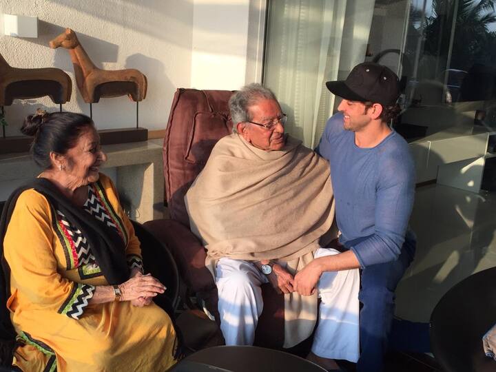 Veteran filmmaker and Hrithik Roshan's maternal grandfather J Om Prakash passed away this morning. He was 93 and was in hospital since a long time, soon as the sad news broke out, members of ilm fraternity offered condolences to the Roshan family.