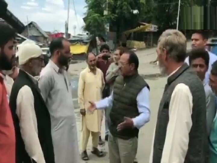 Jammu And Kashmir: NSA Ajit Doval Meets Locals In Shopian, Has Lunch With Them Jammu And Kashmir: NSA Ajit Doval Meets Locals In Shopian, Has Lunch With Them