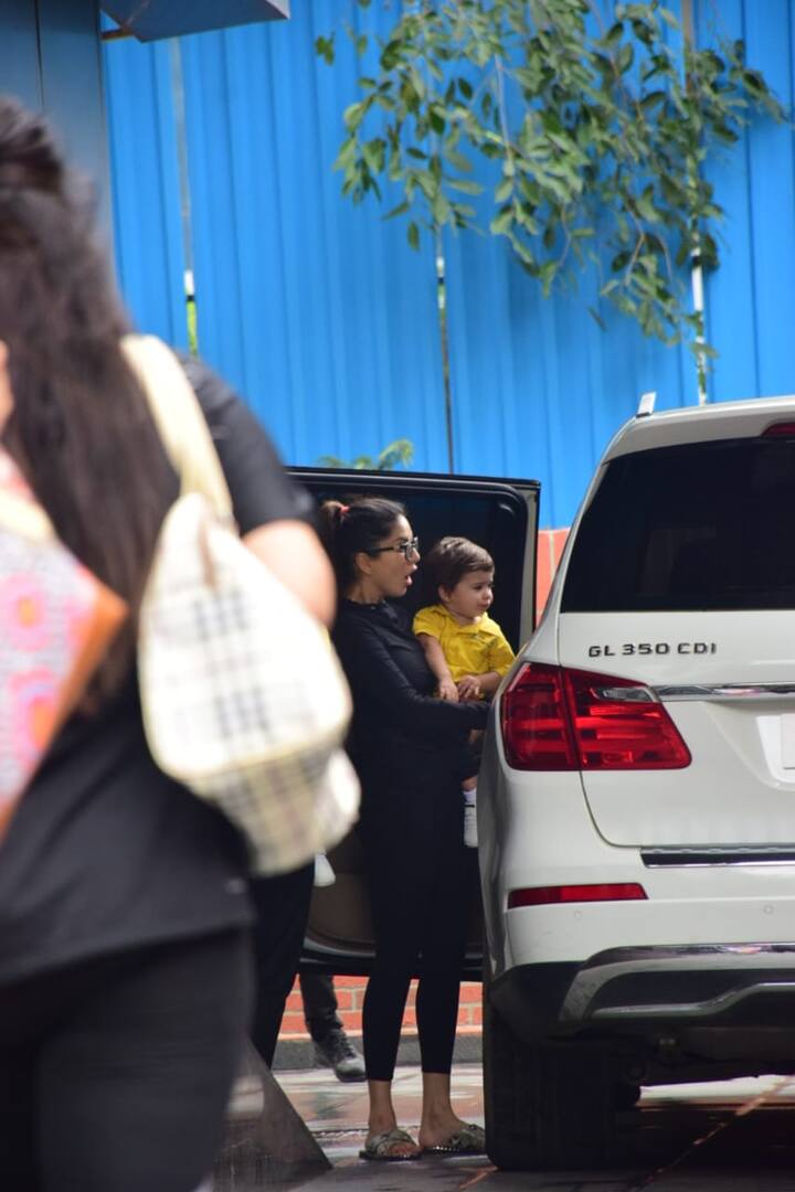 While mommy Sunny was sporting an all black avatar, her cute kids were seen in matching yellow tees and black pants