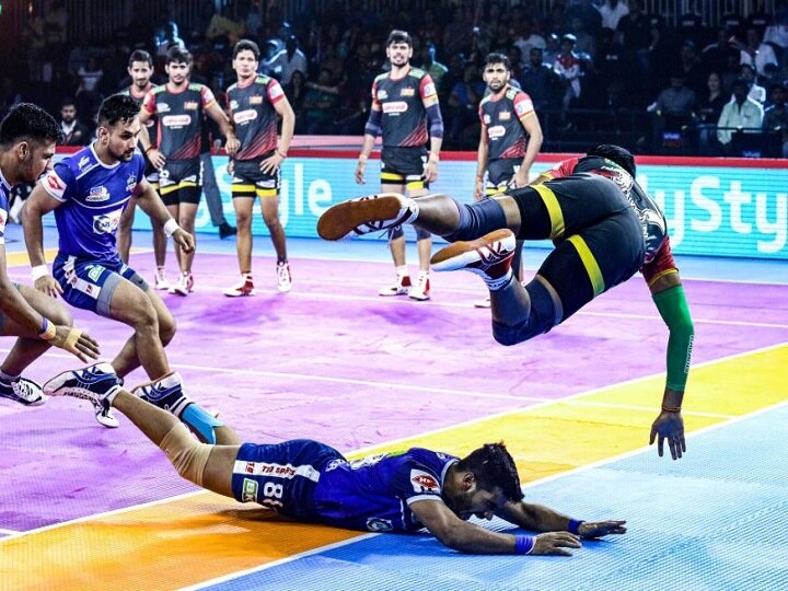 Pro Kabaddi League 2019: Haryana Steelers Topple Bengaluru Bulls 33-30; Vikash Khandola Stars Again Pro Kabaddi League 2019: Haryana Steelers Topple Bengaluru Bulls 33-30; Vikash Khandola Stars Again