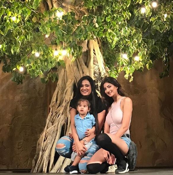 Shweta Tiwari's Daughter Palak REACTS After Stepfather Abhinav Kohli's Arrest: I Was A Victim Of Domestic Abuse, NOT My Mother; Read Her Official Statement Here!