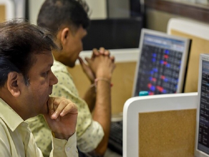 Share Market Update: Sensex Crashes Over 600 Points Amid Selloff, Nifty Below 10,950; RIL Surges 10% Share Market Update: Sensex Crashes Over 600 Points Amid Selloff, Nifty Below 10,950; RIL Surges 10%