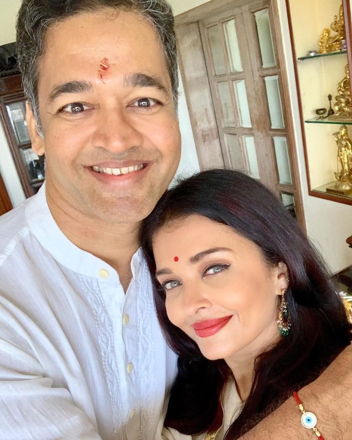 Aishwarya just turned up on Instagram late in the night and posted series of pictures from her Raksha Bandhan celebration with her family and with Bachchan family. Aishwarya ties rakhi to her brother Aditya Rai while Aaradhya tied rakhi to her cousin brothers and Aditya's sons.
