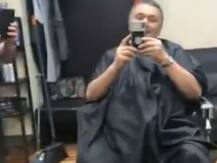 Rishi Kapoor Meets Russian Fan At A Saloon In New York; Here\'s What Happened Next!