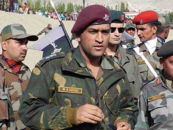 MS Dhoni Ends Two-week Stint With 106 Territorial Army Battalion In Kashmir MS Dhoni Ends Two-week Stint With 106 Territorial Army Battalion In Kashmir