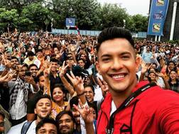 CONFIRMED! Aditya Narayan To Host 'Indian Idol 11'; Replaces Maniesh Paul!