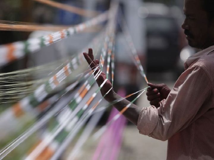 Shocking! Man Injured After Kite String Slits Throat In Delhi Shocking! Man Injured After Kite String Slits Throat In Delhi