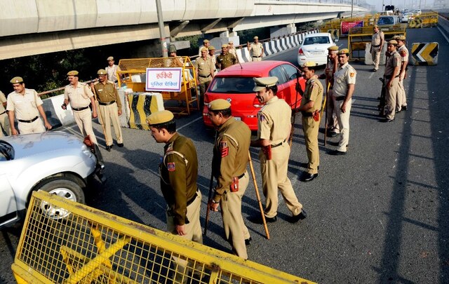 Delhi: Mobile Phone Of Solicitor General Tushar Mehta's Wife Snatched Outside FICCI Auditorium Delhi: Solicitor General Tushar Mehta's Wife's Phone Snatched Outside FICCI Auditorium
