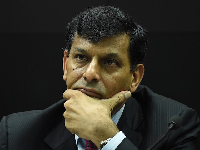 Slowdown 'Very Worrisome, Businesses Complaining Aloud': Former RBI Governor Raghuram Rajan Slowdown 'Very Worrisome, Businesses Complaining Aloud': Raghuram Rajan