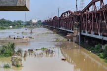 दिल्ली में यमुना का जलस्तर खतरे के निशान से फिर ऊपर, सौ से ज्यादा परिवारों को सुरक्षित जगह पर पहुंचाया गया