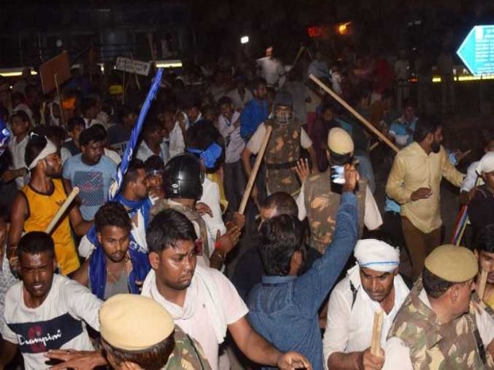 Ravidas Temple Demolition Row: Protest By Dalits Against Demolition In Delhi Turns Violent Ravidas Temple Demolition Row: Protest By Dalits Against Demolition In Delhi Turns Violent