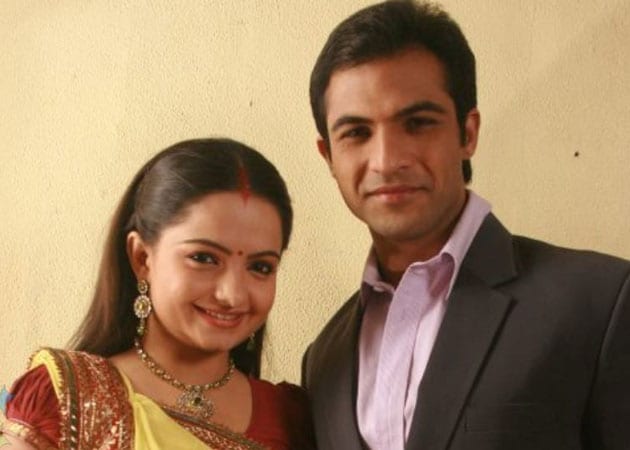 Giaa Manek Aka 'Gopi' of 'Saath Nibhana Saathiya' Set To Come Back on TV After 5 Years With Zee TV's 'Manmohini'!