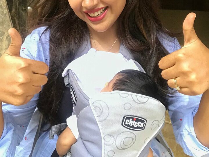 Sameera Reddy's newborn daughter Nyra Varde's baby's day out on 40th day post birth! Sameera Reddy's Newborn Daughter Nyra Varde's 