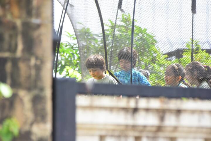 Abram Khan enjoyed the festival with his cute little friends. (PIC Credit- Manav Manglani)