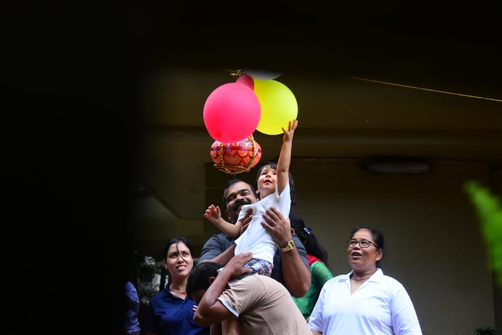 Taimur, who is a paparazzi favourite, was beaming with joy during the celebrations.
