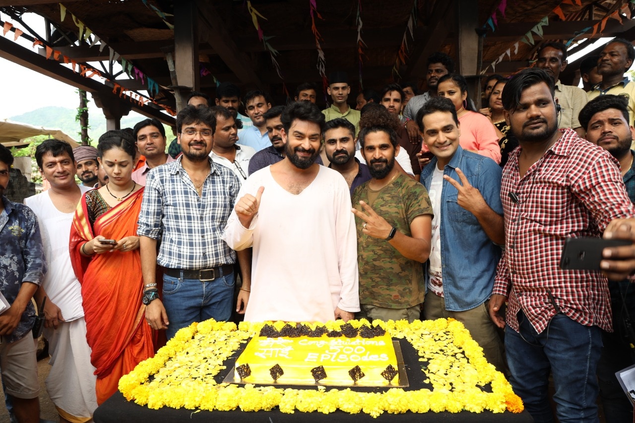 PICS: Sony TV's 'Mere Sai' Completes 500 Episodes; Team Celebrates By Cutting Cake!