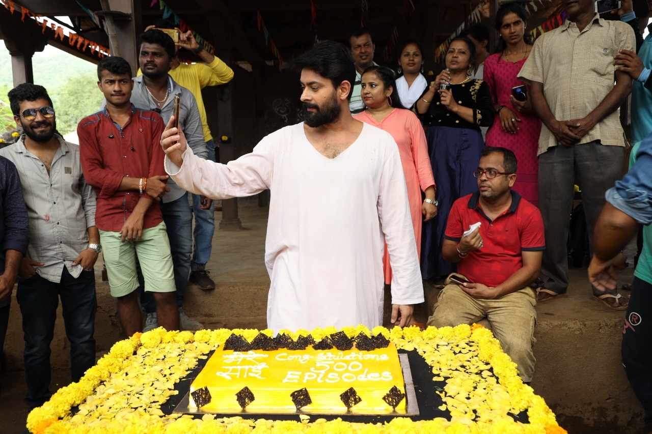 PICS: Sony TV's 'Mere Sai' Completes 500 Episodes; Team Celebrates By Cutting Cake!